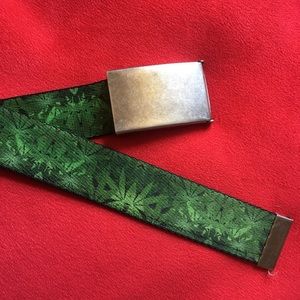 OG Kush Print Clamp Belt 💸💸 NWOT